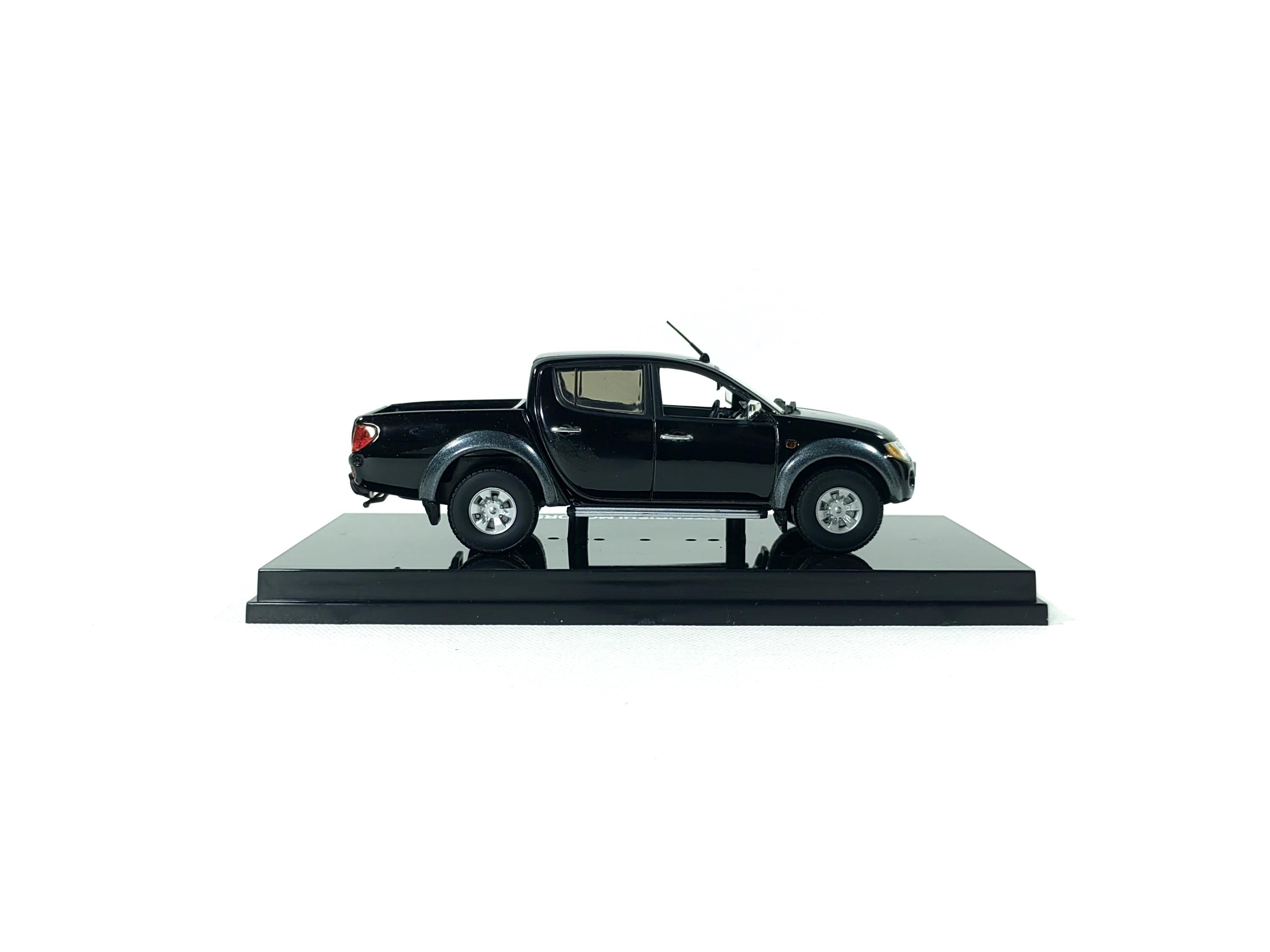 1:43 Mitsubishi L200 Pickup Black Mica X08 Diecast, Vitesse