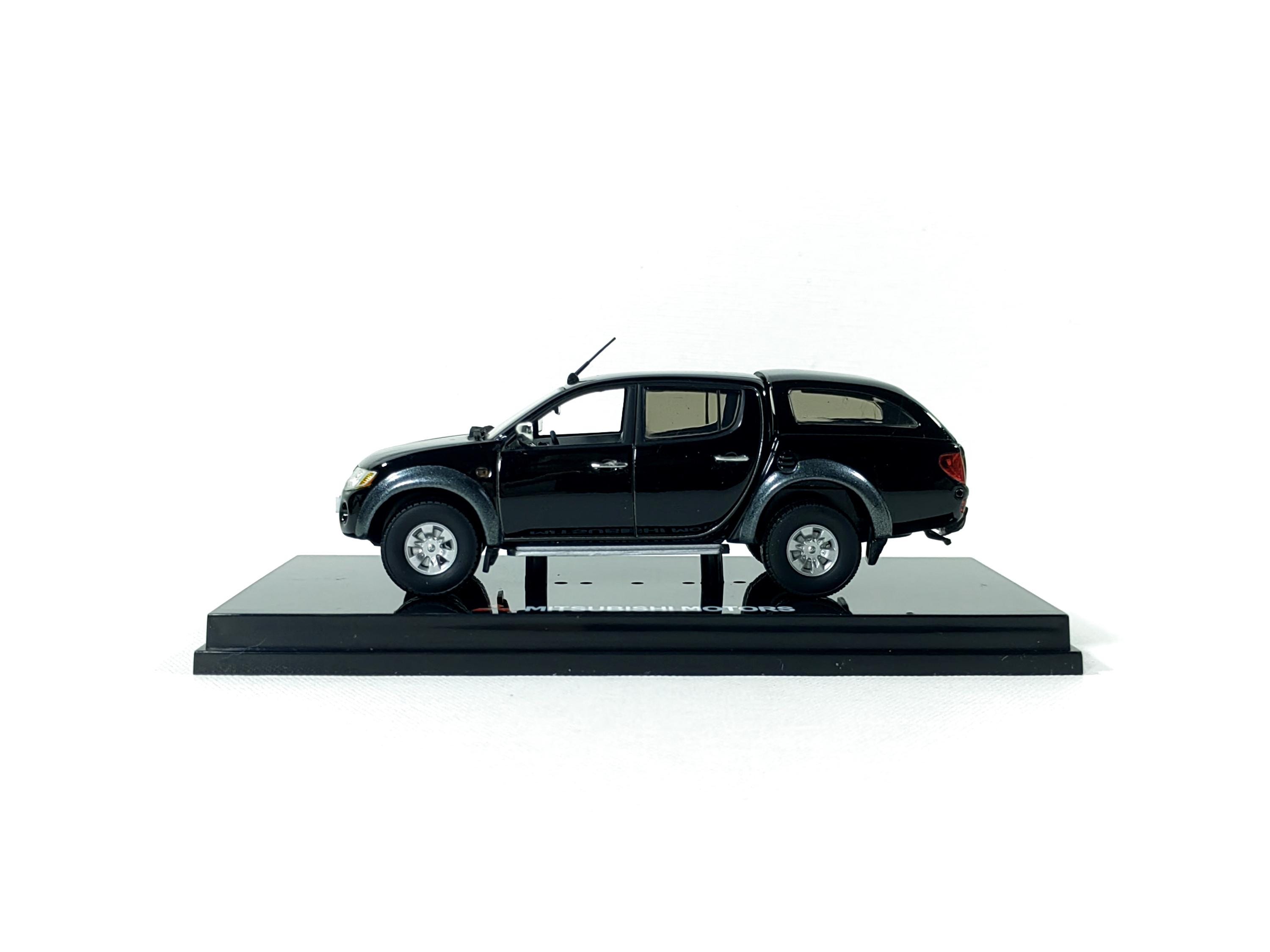 1:43 Mitsubishi L200 Pickup Black Mica X08 Diecast, Vitesse