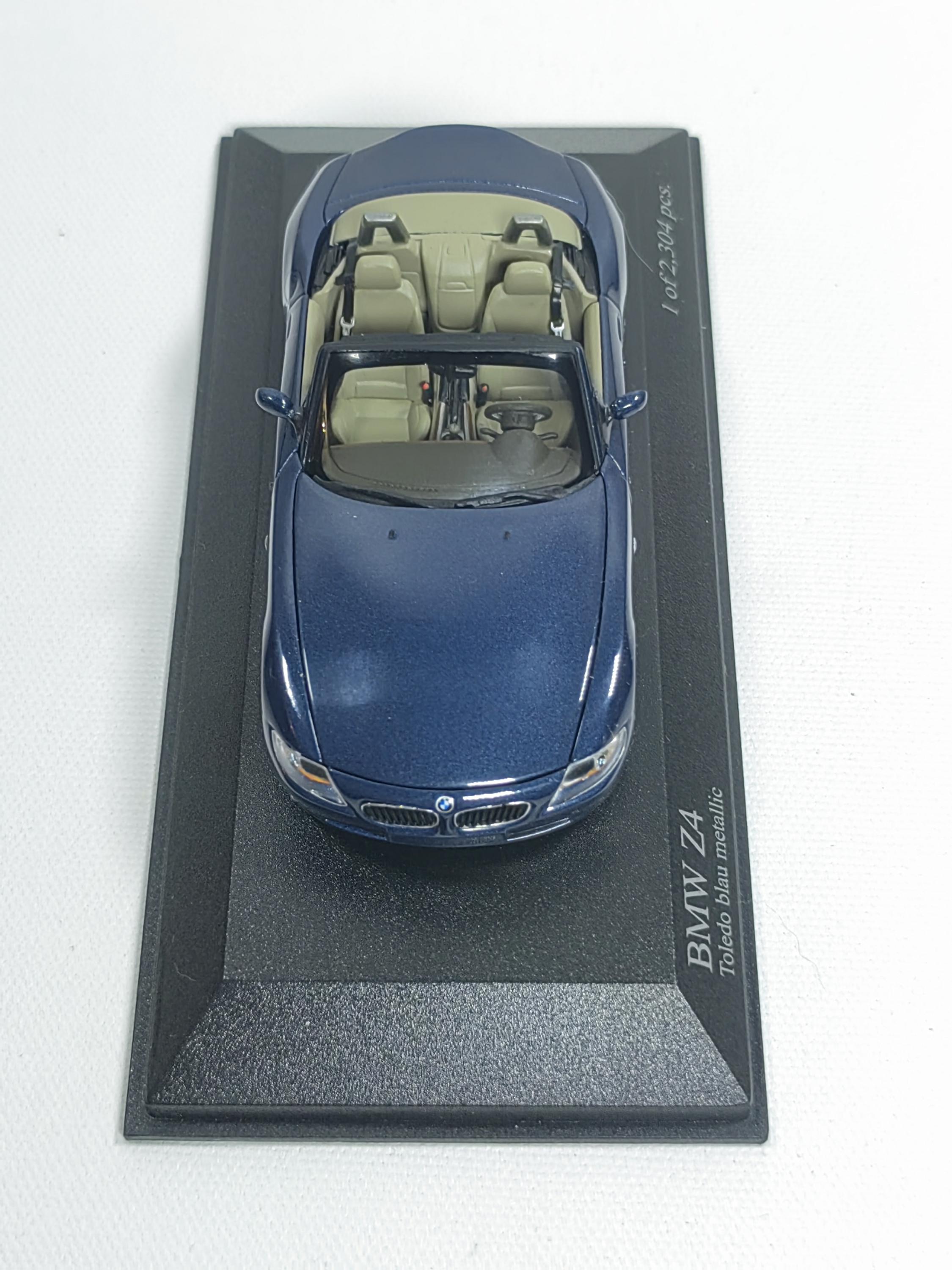 BMW特注】1/18 BMW Z4 2002 / Toledo blue / Removable soft top付き