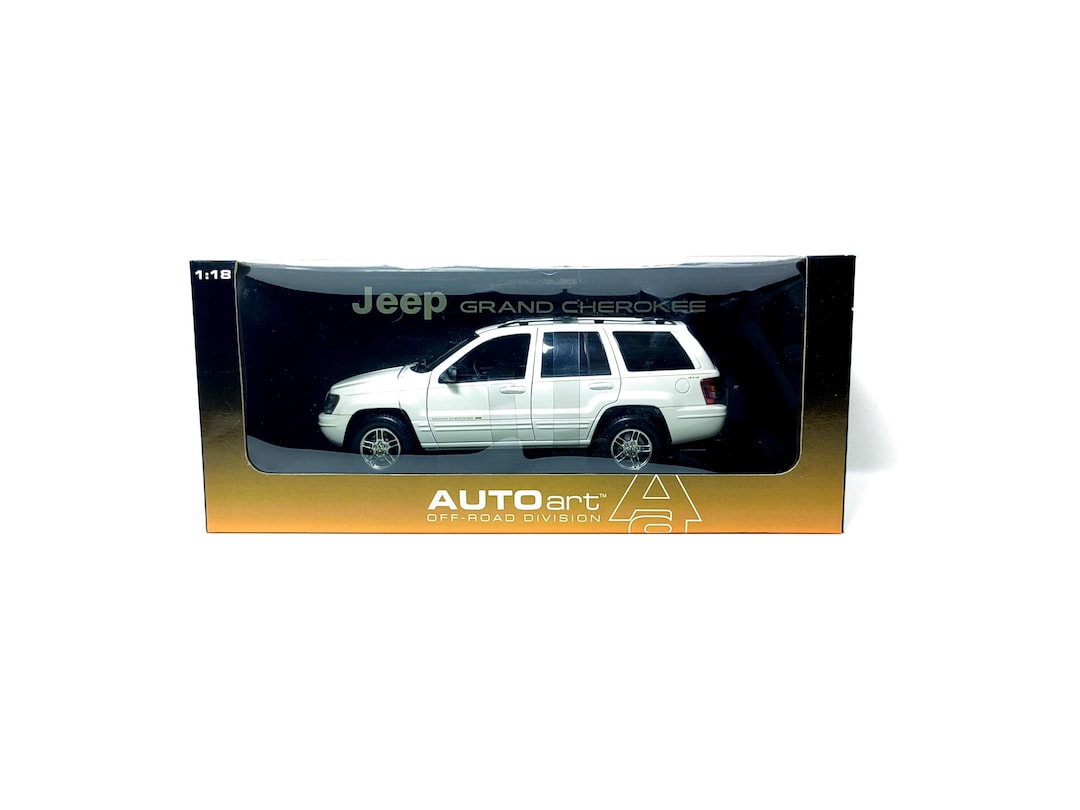 Jeep Grand Cherokee 4.7 V8 WJ 4X4 White 1999 1:18 Autoart #74011