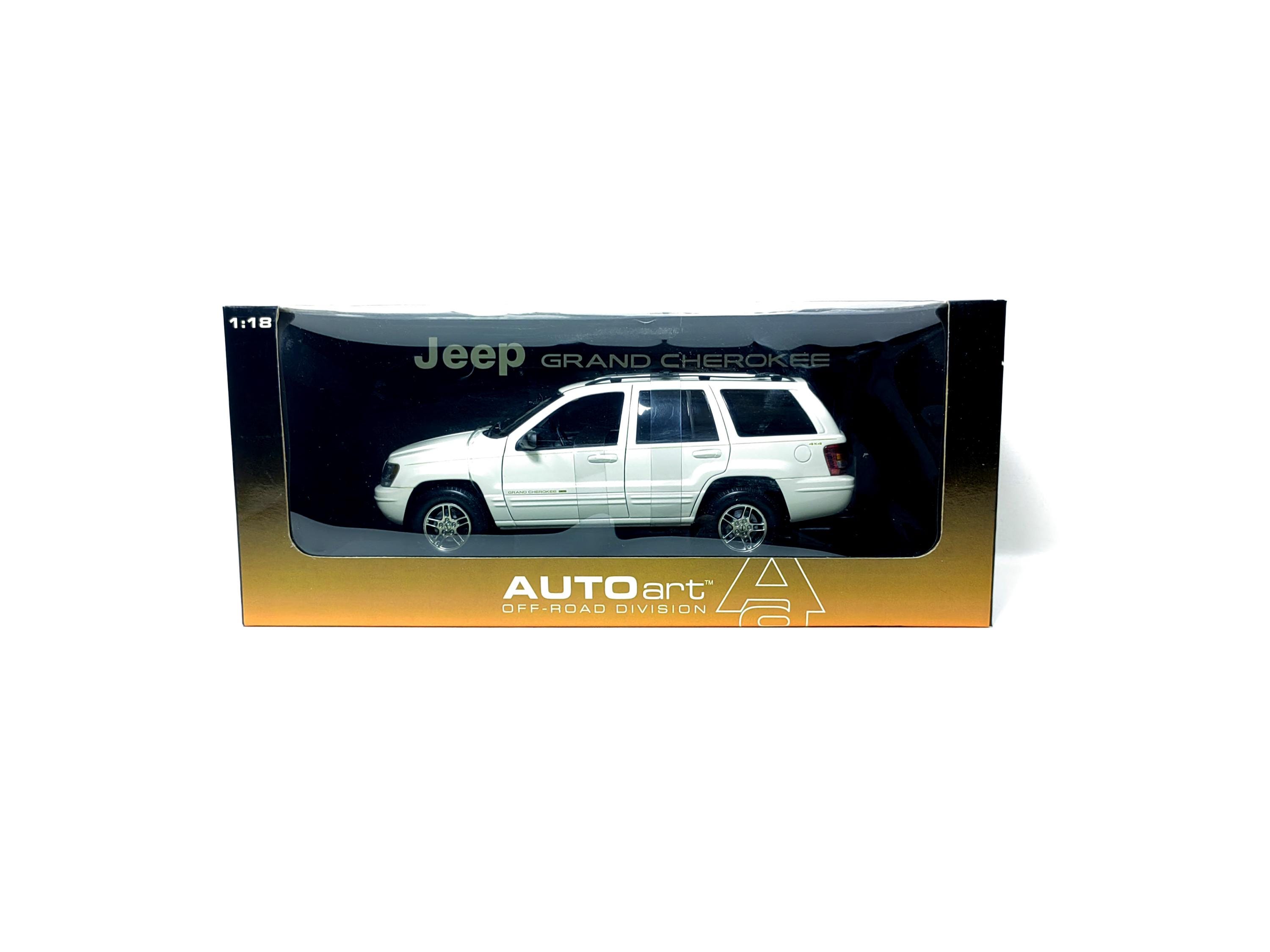 Jeep Grand Cherokee 4.7 V8 WJ 4X4 White 1999 1:18 Autoart #74011