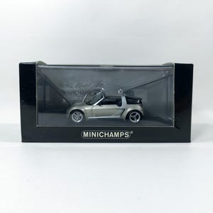 Minichamps Smart Roadster Coupe 2003 Diecast Model Car 1:43