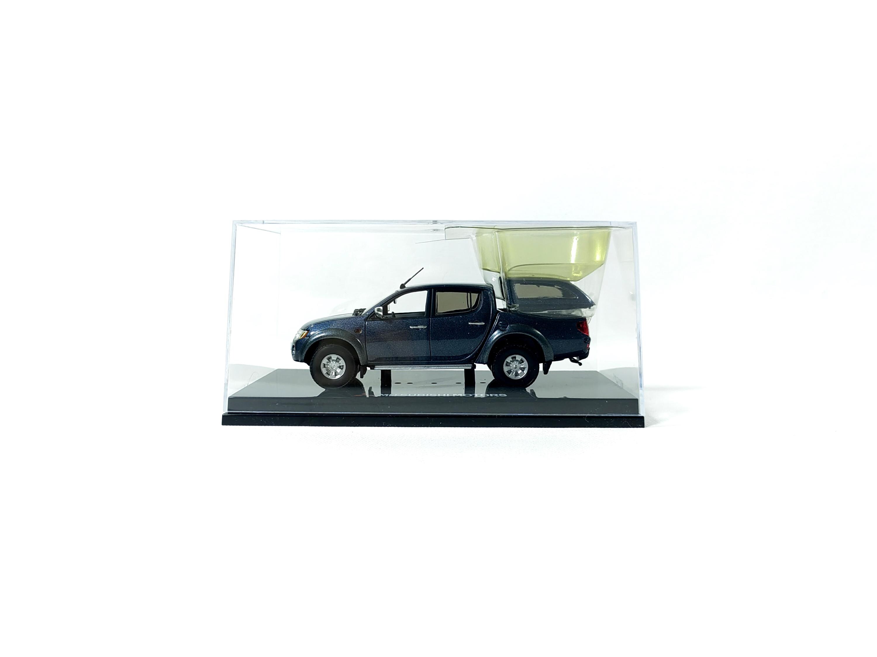 1:43 Mitsubishi L200 Pickup Dark Grey Mica A67 Diecast, Vitesse