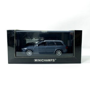 Audi RS6 Avant 2002 Grey Metallic Diecast Car - Minichamps 1:43 Scale