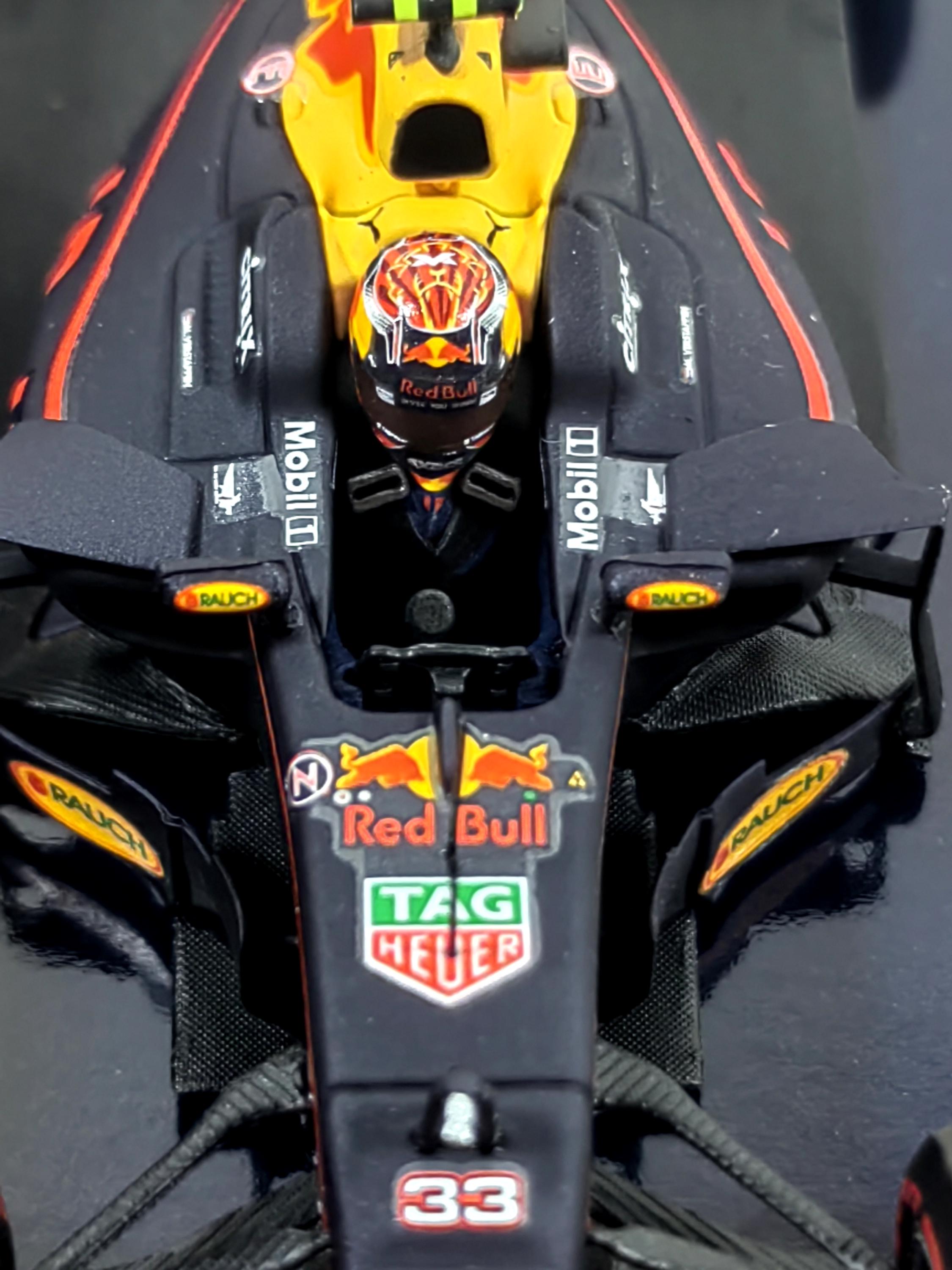 1:43 Red Bull Racing TAG Heuer RB13 Max Verstappen No33 Australian