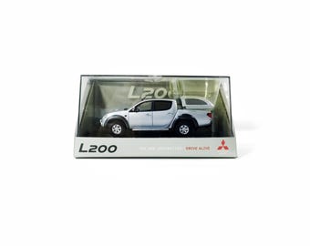 Mitsubishi L200 Pickup 1:43 Diecast Model – Dealer Edition Triton