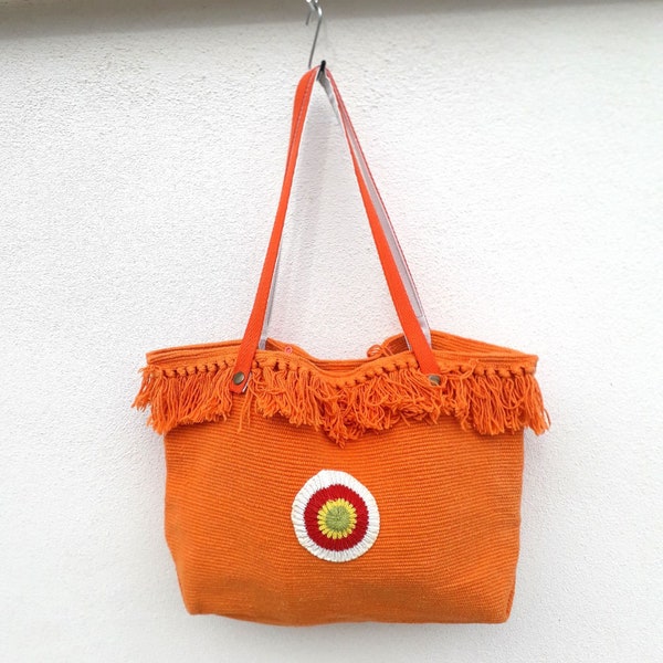 Sac à bandoulière en coton tissé de couleur orange et teinture naturelle, sac pouvant aller à la plage ou faire du shopping.