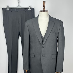 Taylor & Wright Tailored Fit Vintage Classic Gray Plaid 3 Piece Suit Men’s Size 44 R Trousers 38 L