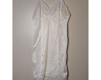 Vintage Movie Star White Lace Trim Slip Dress Antron III Nylon 40-AVE 3000A USA