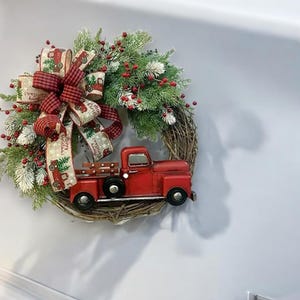 Merry Christmas Red Truck Wreath, Festive Red Truck Wreath, Colourful Wreath, Christmas Door Wreath, Christmas Decorations