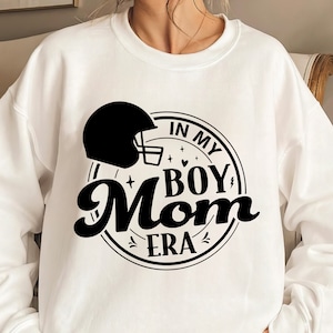 En la era de mi mamá de niño SVG PNG, En la era de mi mamá Svg, Mamá de niño con casco Svg, Camisa de mamá de niño Svg, Club de mamá de niño, Mamá de niño Svg, Mamá embarazada Svg