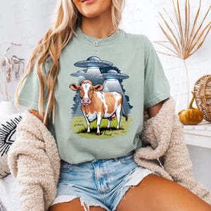 Funny Cow Png, Conception de vache extraterrestre Png, Sublimation pour amoureux des vaches folles, Funny Farm Png, Conception d'ovni