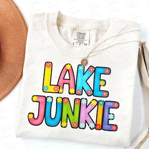 Junkie mignon du lac, Png rétro sur la vie au bord du lac, Journées d'été sur le lac, Vacances PNG, Vibes de lac, dictons de pêche amusants Png, Girly Summer