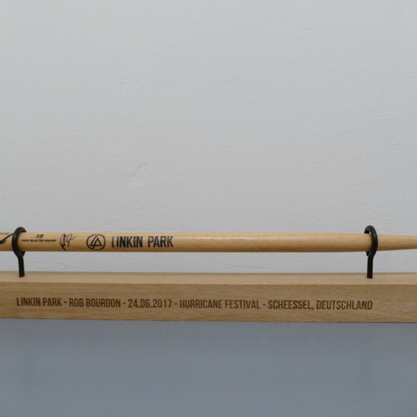Personalizable drumstick holder made of oak wood drumstick display with optional wall mount