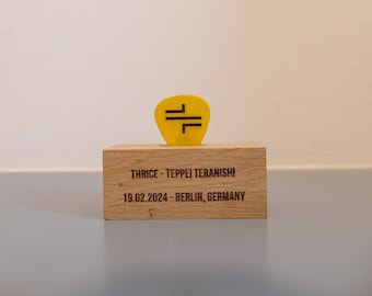 Customizable guitar pick holder made of oak wood Guitar Pick Plek Display with optional wall mount pick holder