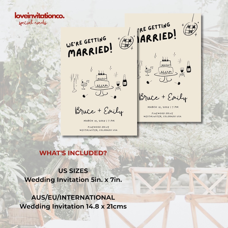 Puede incluir: Dos invitaciones de boda color crema con el texto "We're Getting Married!" y los nombres "Bruce + Emily." Las invitaciones presentan ilustraciones negras de elementos de boda. El tama&ntilde;o internacional es de 14,8 x 21 cm.