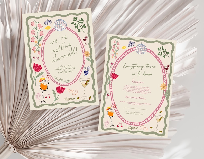 Op de afbeelding: Twee trouwuitnodigingskaarten met een grillig ontwerp. De kaarten hebben een roze ovale lijst met tekst en illustraties van cocktails, bloemen en een discobal. Op &eacute;&eacute;n kaart staat "We're getting married!" en op de andere "Everything there is to know."