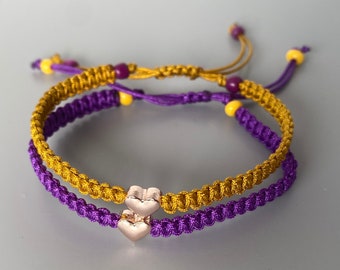 Bracelet en macramé fait main avec coeur en or rose - Bracelet réglable violet et moutarde - Cadeau d'amitié parfait