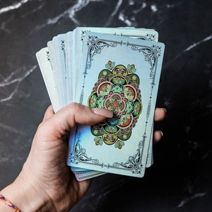 Tarot with Guidebook, Tarot Cards Deck in Box, Minimal Tarot Beginner, Rainbow Foil Tarot 78 Cards, Beautiful Tarot, Feminine Tarot Deck