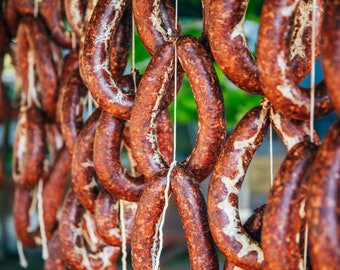 Sucuk turco fatto in casa (Halal), gusto tradizionale, delizioso Sucuk turco fatto in casa (Halal)