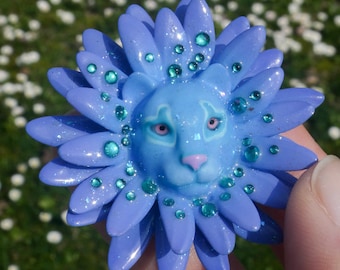 3D flower lion resin brooch, handmade, unique piece, blue, Ileli Art