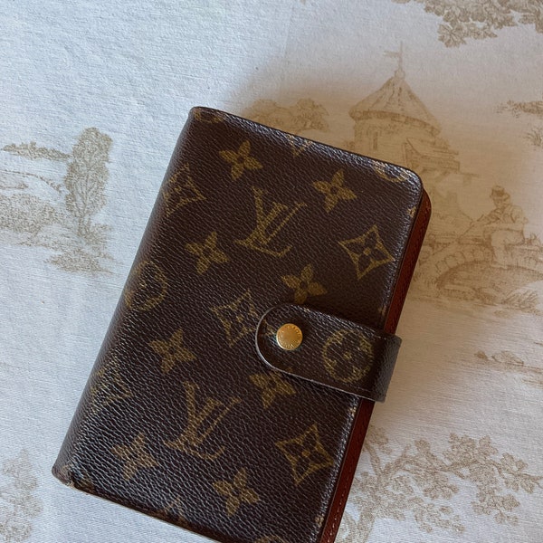 Louis Vuitton Vintage Monogram Vintage Porte Papie Zippe Wallet