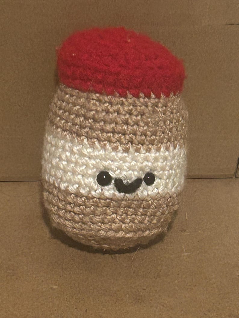 TOYMIS Cacahuète Positive Au Crochet - Poupée Mignonne 11.5cm Avec Carte Inspirante