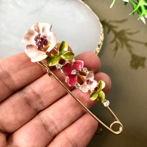 Large crystal rhinestone pink safety pin, Flower Safety pin, Vintage style jewelry, Gift