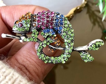 Broche o colgante de broche de camaleón, broche de reptil, joyería de animales, broche de animales de Rhineston, accesorios casuales para fiestas de oficina de regalos