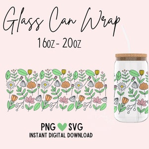 Può includere: Un download digitale di un design floreale per un involucro di lattina di vetro da 16 a 20 oz. Il design presenta un motivo ripetitivo di foglie verdi, fiori arancioni, rosa e gialli. Il design è disponibile nei formati PNG e SVG.