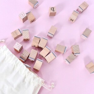 26 Buchstabenstempel für Tonverzierungen, Alphabet von A-Z