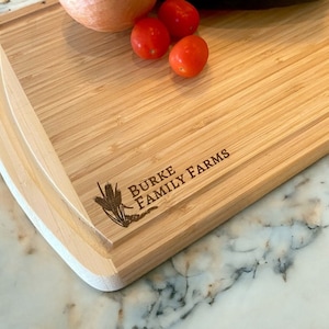 Planche à découper personnalisée, Planche à fromages personnalisée, Planche de charcuterie, Cadeau de mariage, Cadeau de pendaison de crémaillère, Planche à découper durable en bambou