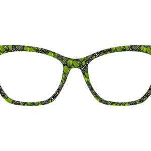 Op de afbeelding: Een witte keramische mok met een zwart handvat en de tekst "But First, Coffee" in een vetgedrukte, zwarte letter. De mok staat tegen een vage achtergrond, wat een gezellige setting suggereert.