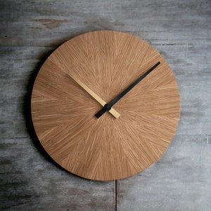Orologio in legno Vegas Gold impiallacciato in rovere fatto a mano 15,75&#39;&#39;