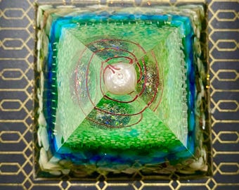 Resin Pyramid Art Energy Earth Statue Home Decor