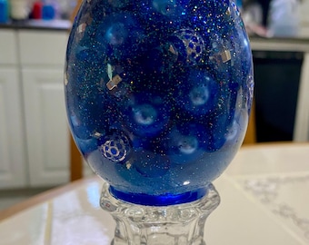 Blue Collectible Epoxy Resin Egg Figurine Statue