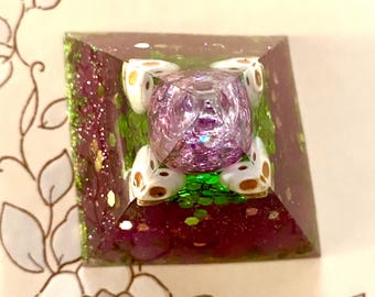 Pyramid Resin Art Object Skull Ornament Purple