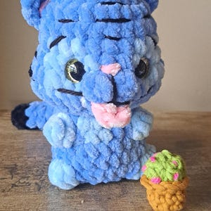 Tigre azul (bebé regordete) con maceta