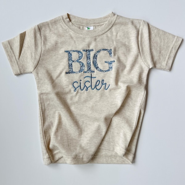 Big Sister T-shirt with Blue Chinoiserie Pattern for Girls Big Sister Short Sleeve Tshirt Sibling Announcement Big Sis Shirt for New Baby