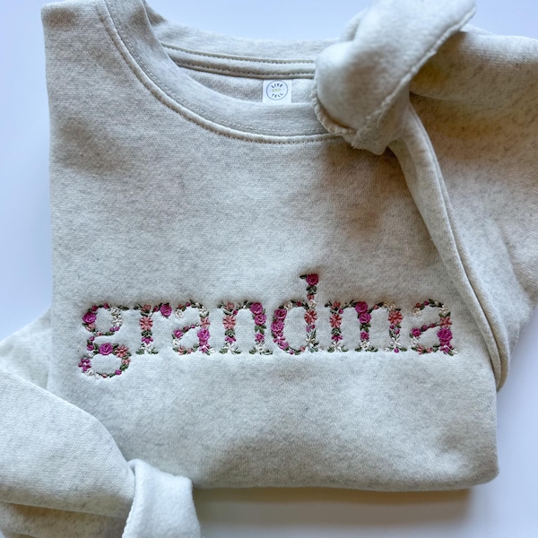 Grandma Floral Sweatshirt Gift for New Grandma Announcement Matching Sweatshirt for Grammy Gift Cozy Sweatshirt for Grandma Mothers Day Gift