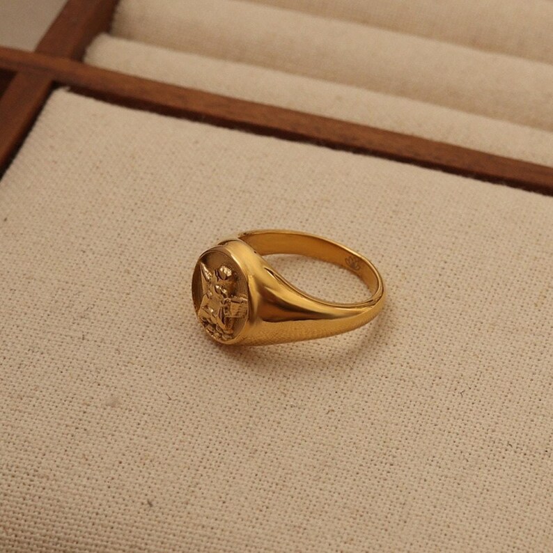 18K Vergoldet Schutzengel Ring, Schutzengel Ring, 18K Vergoldet, Edelstahl, Engel Ring, Minimalistischer Ring Wasserdicht Gold Ring Bild 3