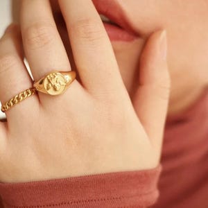 18K Vergoldet Schutzengel Ring, Schutzengel Ring, 18K Vergoldet, Edelstahl, Engel Ring, Minimalistischer Ring Wasserdicht Gold Ring Bild 4