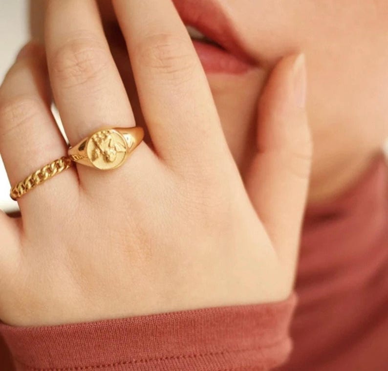18K Vergoldet Schutzengel Ring, Schutzengel Ring, 18K Vergoldet, Edelstahl, Engel Ring, Minimalistischer Ring Wasserdicht Gold Ring Bild 4