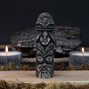 Wooden figurine -  Skadi. Scandinavian goddess. Wooden figurine. Altar Heathen. Goddess wooden sculpture. Hand Carved. Scandinavian Gifts.