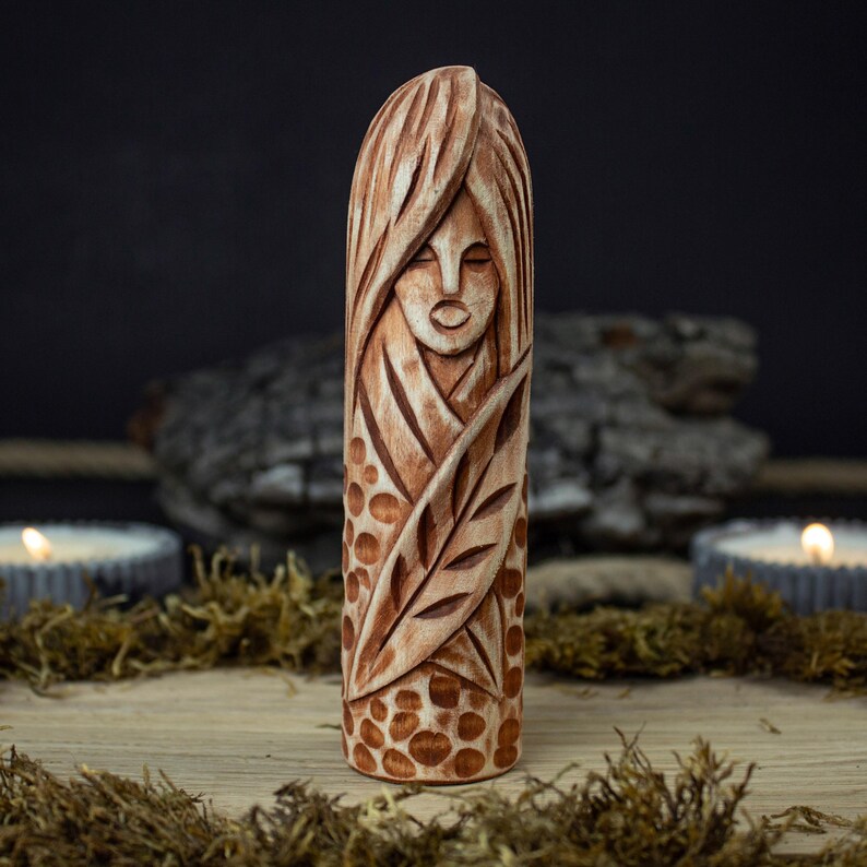 Norse Goddess Eir Figurine – Goddess of Healing, Viking Statue for Altar Decor & Asatru Pagan Display, Scandinavian Totem, Gift for Her Red