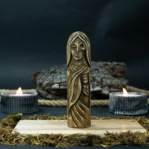 Brown Hel Wooden Figurine – Norse Underworld Goddess Statue, Pagan Decor Carved from Wood, Scandinavian Spiritual Symbol, Unique Nordic Gift