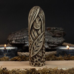 Norse Goddess Eir Figurine – Goddess of Healing, Viking Statue for Altar Decor & Asatru Pagan Display, Scandinavian Totem, Gift for Her Brown