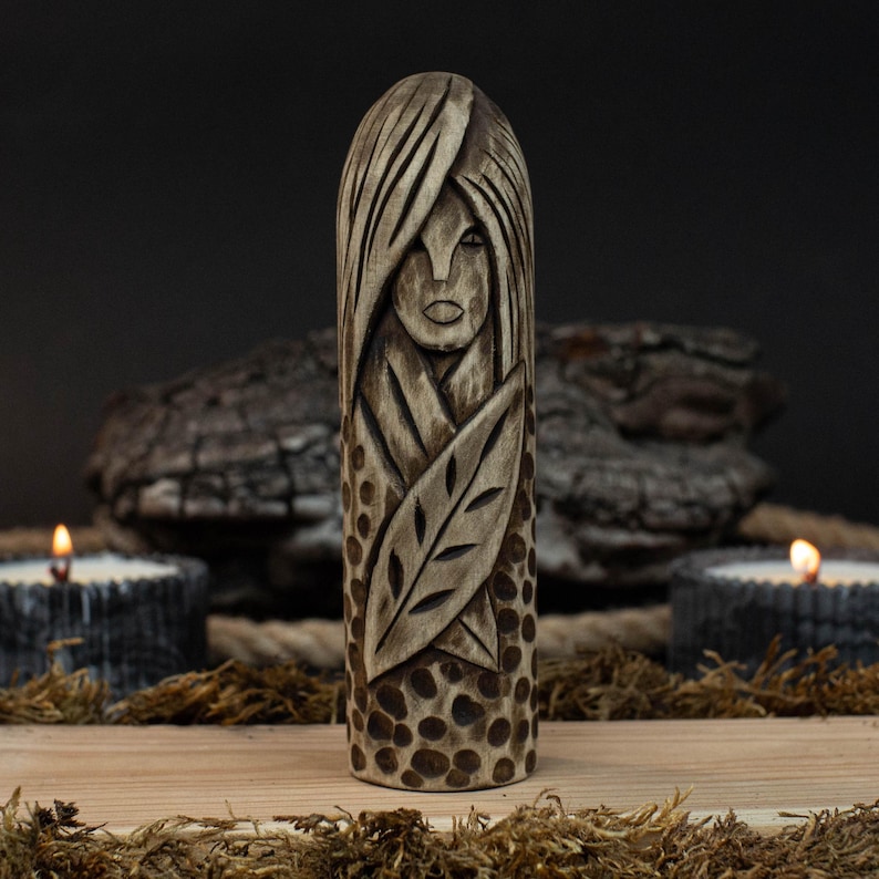 Norse Goddess Eir Figurine – Goddess of Healing, Viking Statue for Altar Decor & Asatru Pagan Display, Scandinavian Totem, Gift for Her Brown