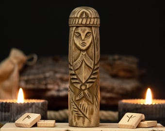Freyja Wooden Figurine, Norse Goddess Statue for Altar Decor, Scandinavian Mythology Figure, Viking Home Accent Gift