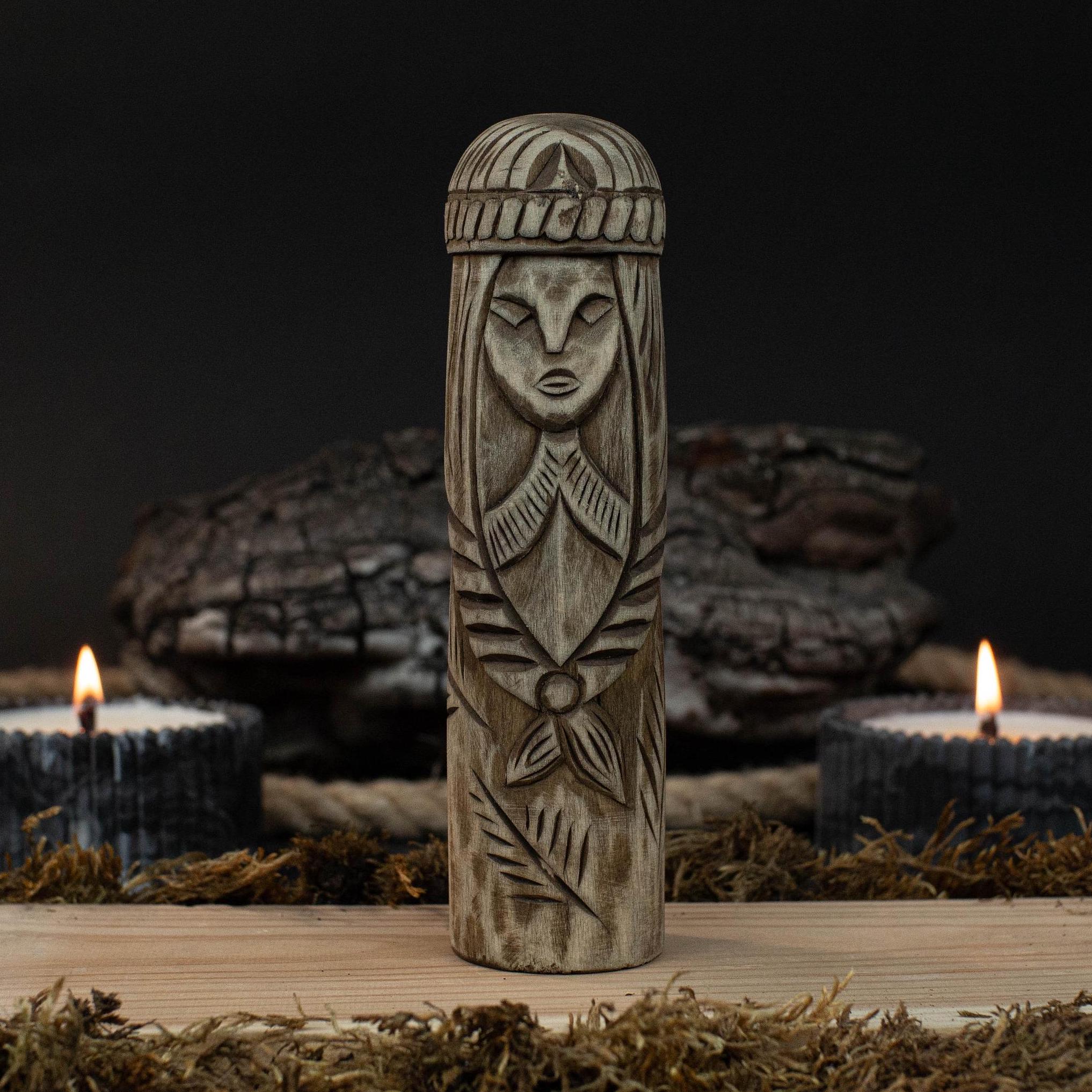 Carved wood statue - Etsy 日本